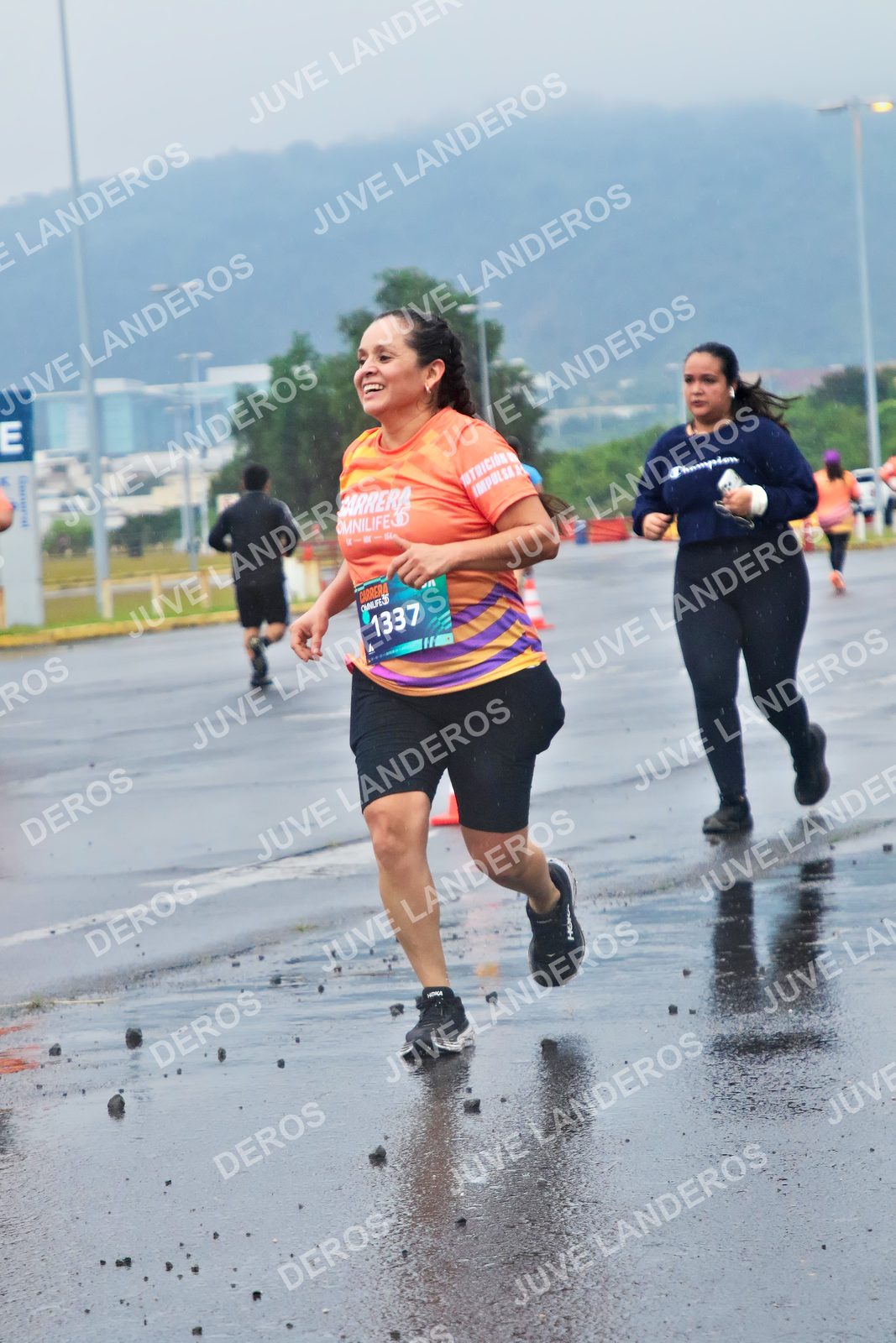 Foto de la CARRERA OMNILIFE GUADALAJARA en Estadio Akron, Zapopan a las 07:49 · dorsal 1337