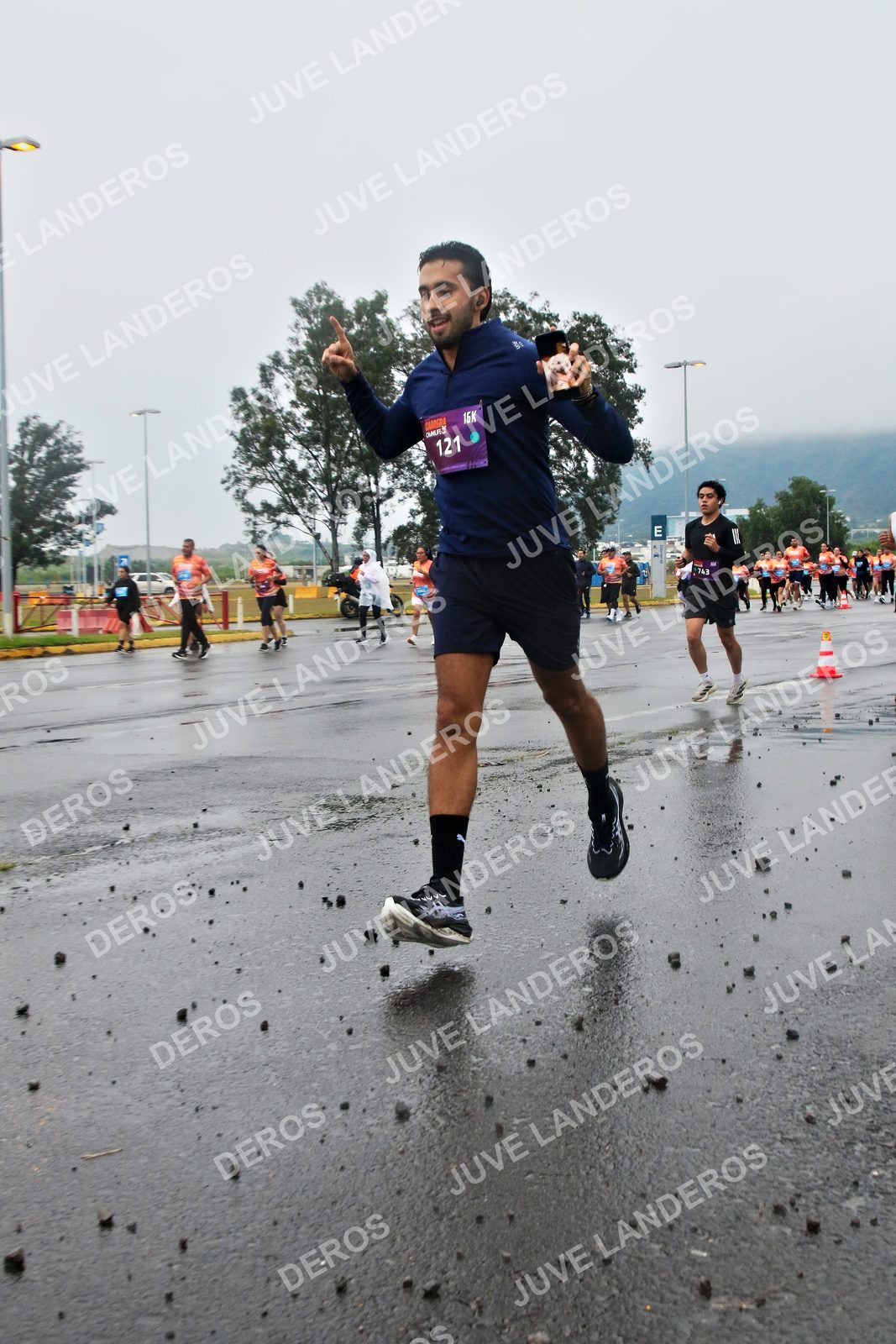 Foto de la CARRERA OMNILIFE GUADALAJARA en Estadio Akron, Zapopan a las 07:27 · dorsal 121, 743