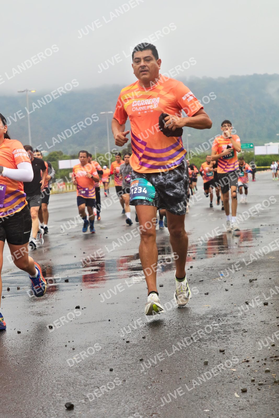 Foto de la CARRERA OMNILIFE GUADALAJARA en Estadio Akron, Zapopan a las 07:34 · dorsal 1234, 187