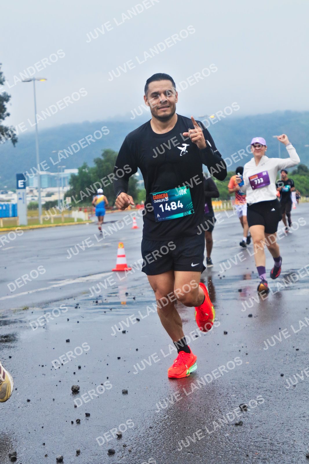 Foto de la CARRERA OMNILIFE GUADALAJARA en Estadio Akron, Zapopan a las 07:35 · dorsal 1484, 733