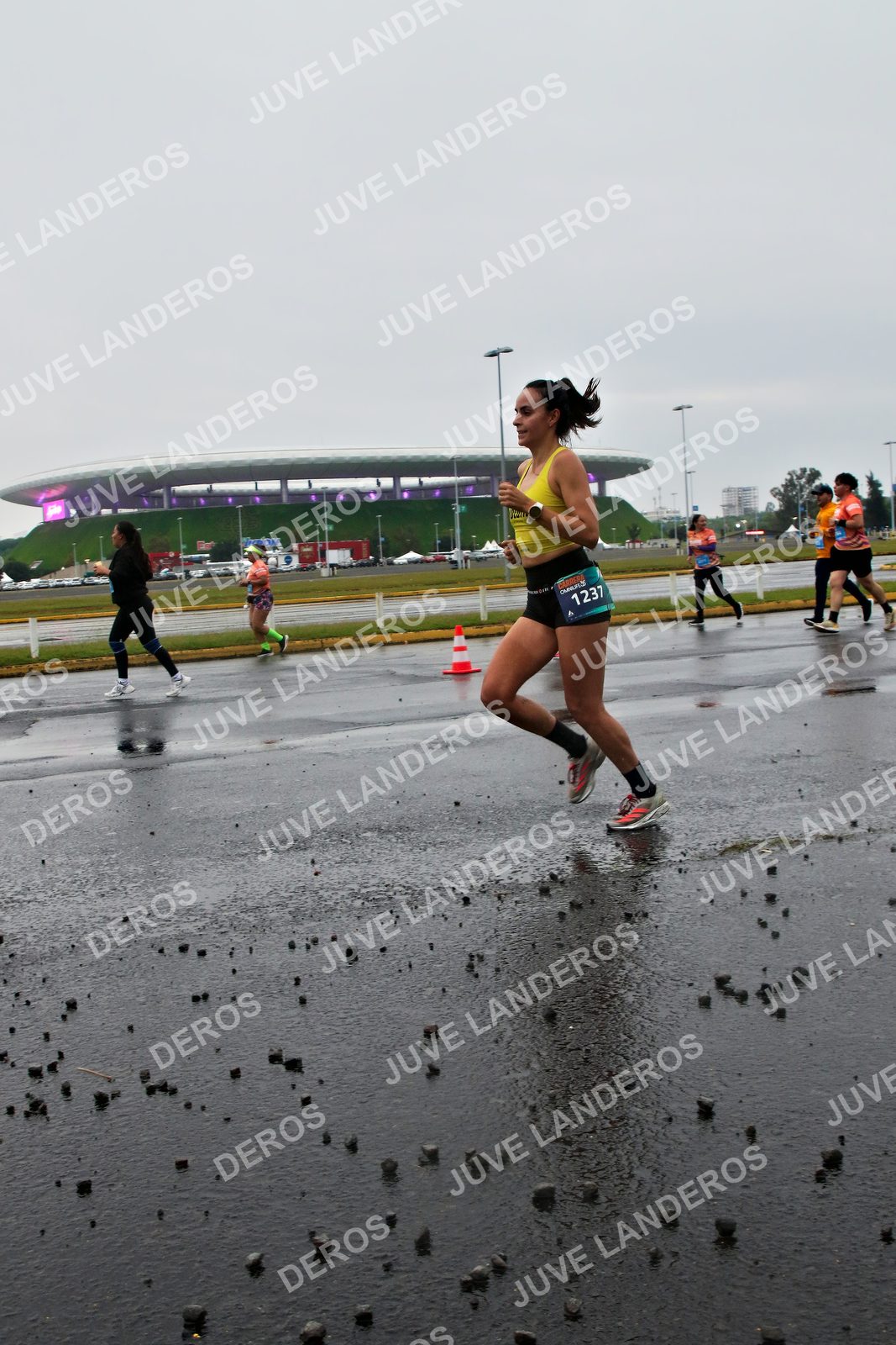 Foto de la CARRERA OMNILIFE GUADALAJARA en Estadio Akron, Zapopan a las 07:26 · dorsal 1237