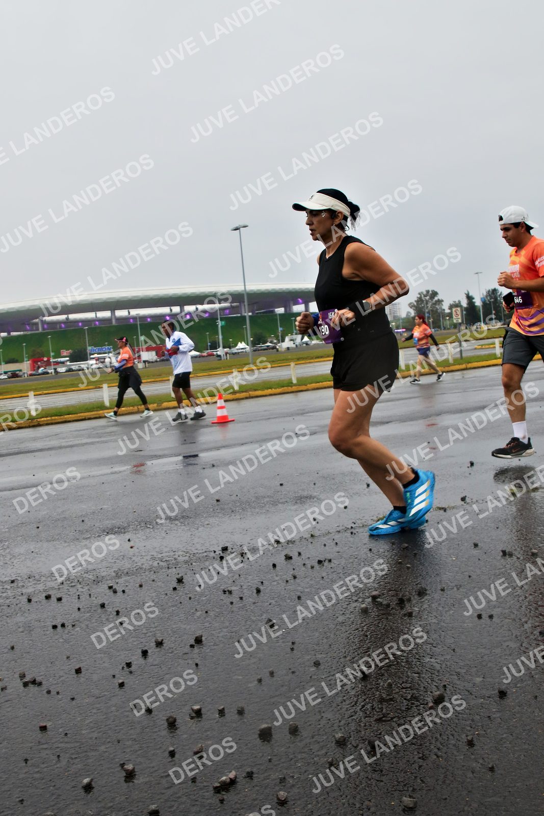 Foto de la CARRERA OMNILIFE GUADALAJARA en Estadio Akron, Zapopan a las 07:31 · dorsal 190, 646