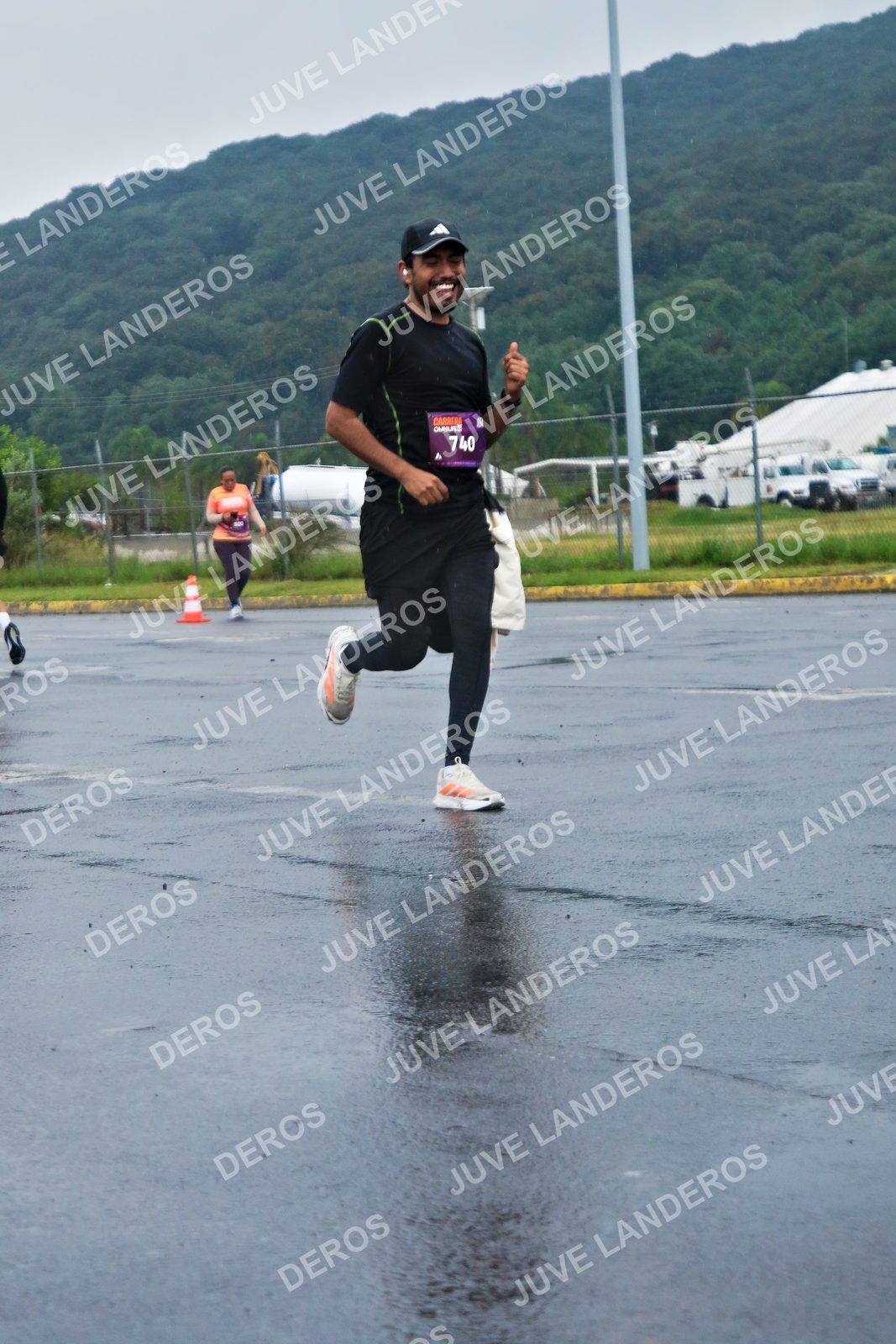 Foto de la CARRERA OMNILIFE GUADALAJARA en Estadio Akron, Zapopan a las 07:54 · dorsal 740