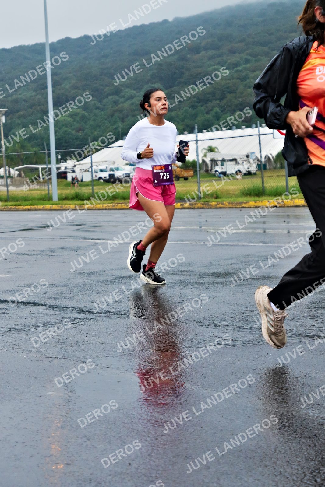 Foto de la CARRERA OMNILIFE GUADALAJARA en Estadio Akron, Zapopan a las 08:06 · dorsal 725