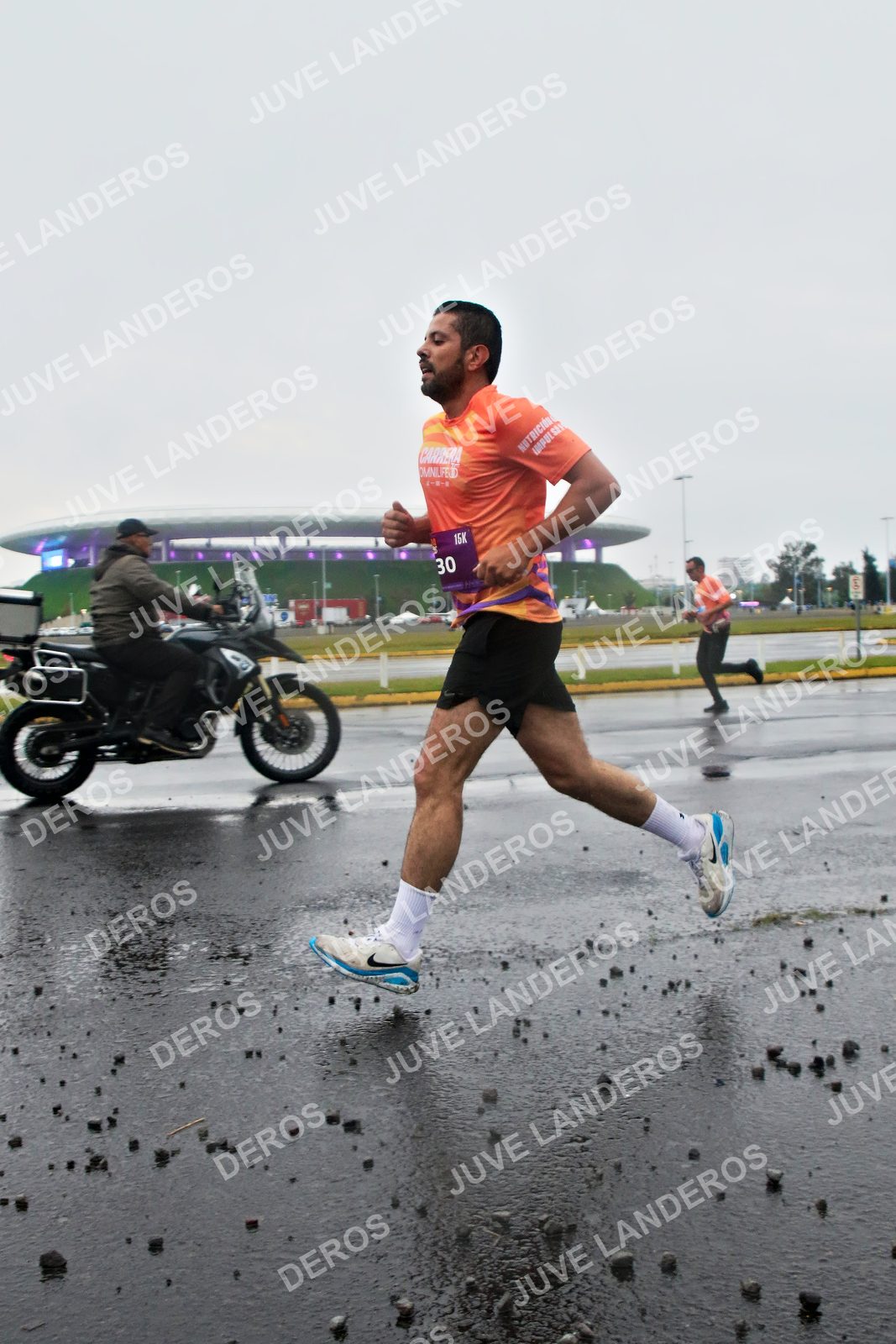 Foto de la CARRERA OMNILIFE GUADALAJARA en Estadio Akron, Zapopan a las 07:21 · dorsal 30