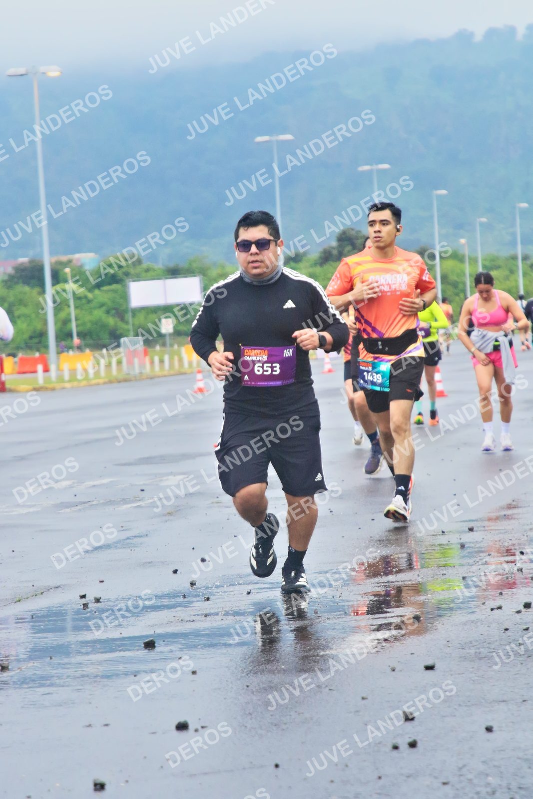 Foto de la CARRERA OMNILIFE GUADALAJARA en Estadio Akron, Zapopan a las 07:37 · dorsal 653, 1439