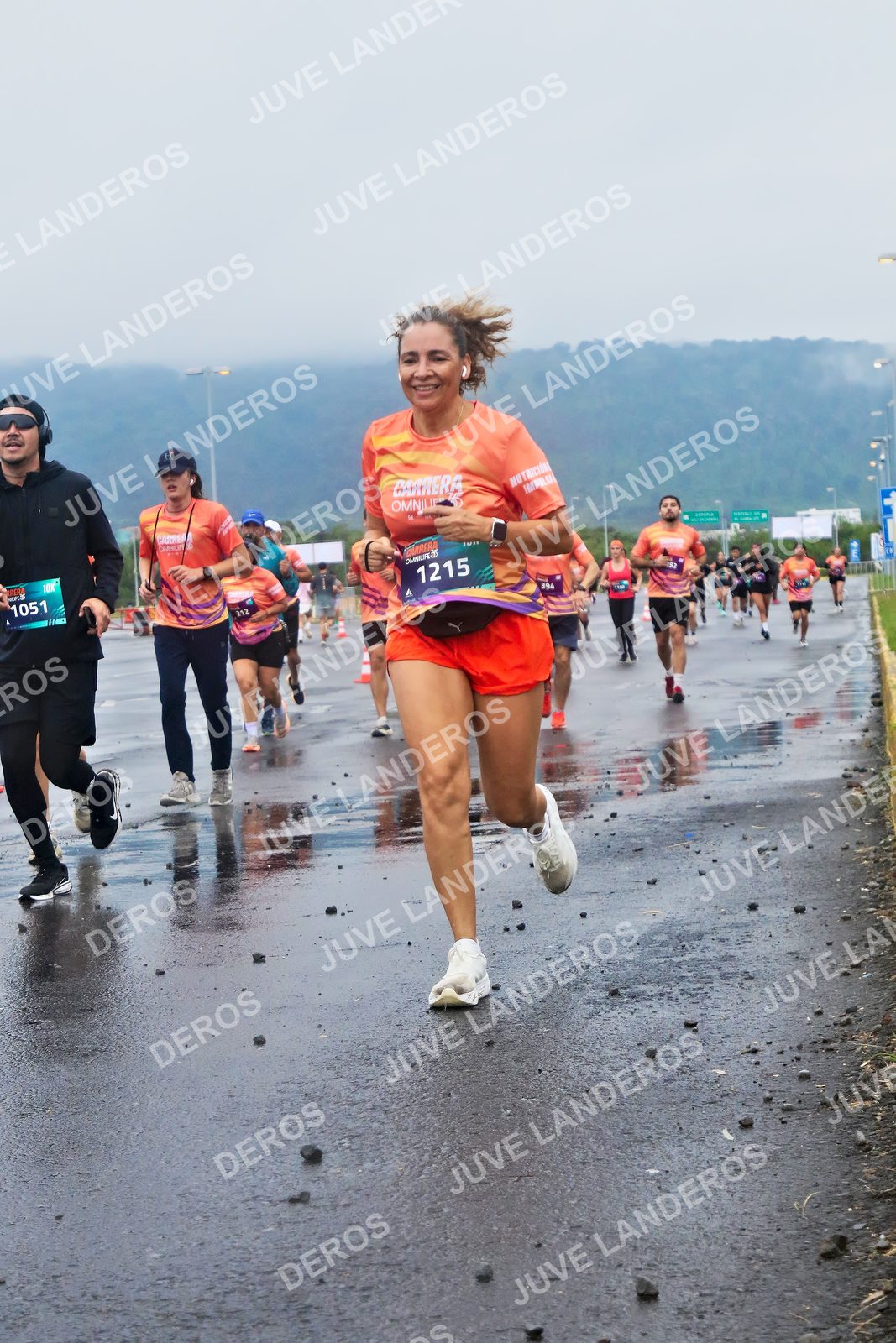 Foto de la CARRERA OMNILIFE GUADALAJARA en Estadio Akron, Zapopan a las 07:40 · dorsal 1215, 1051, 394, 212