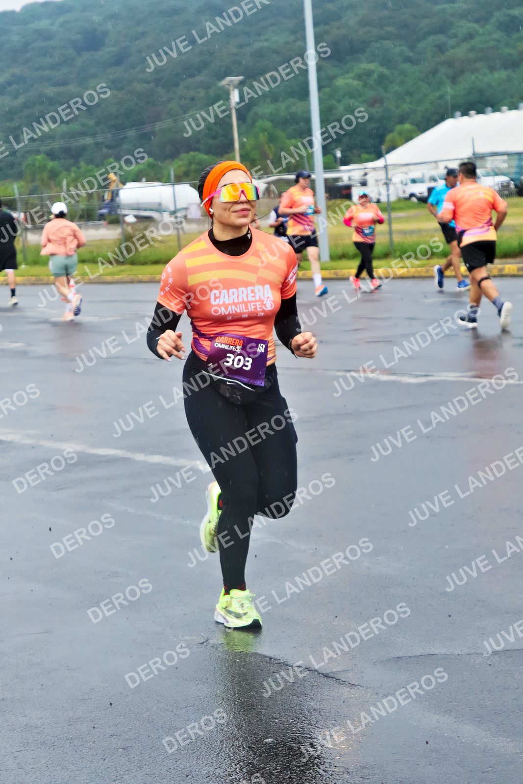 Foto de la CARRERA OMNILIFE GUADALAJARA en Estadio Akron, Zapopan a las 07:52 · dorsal 303