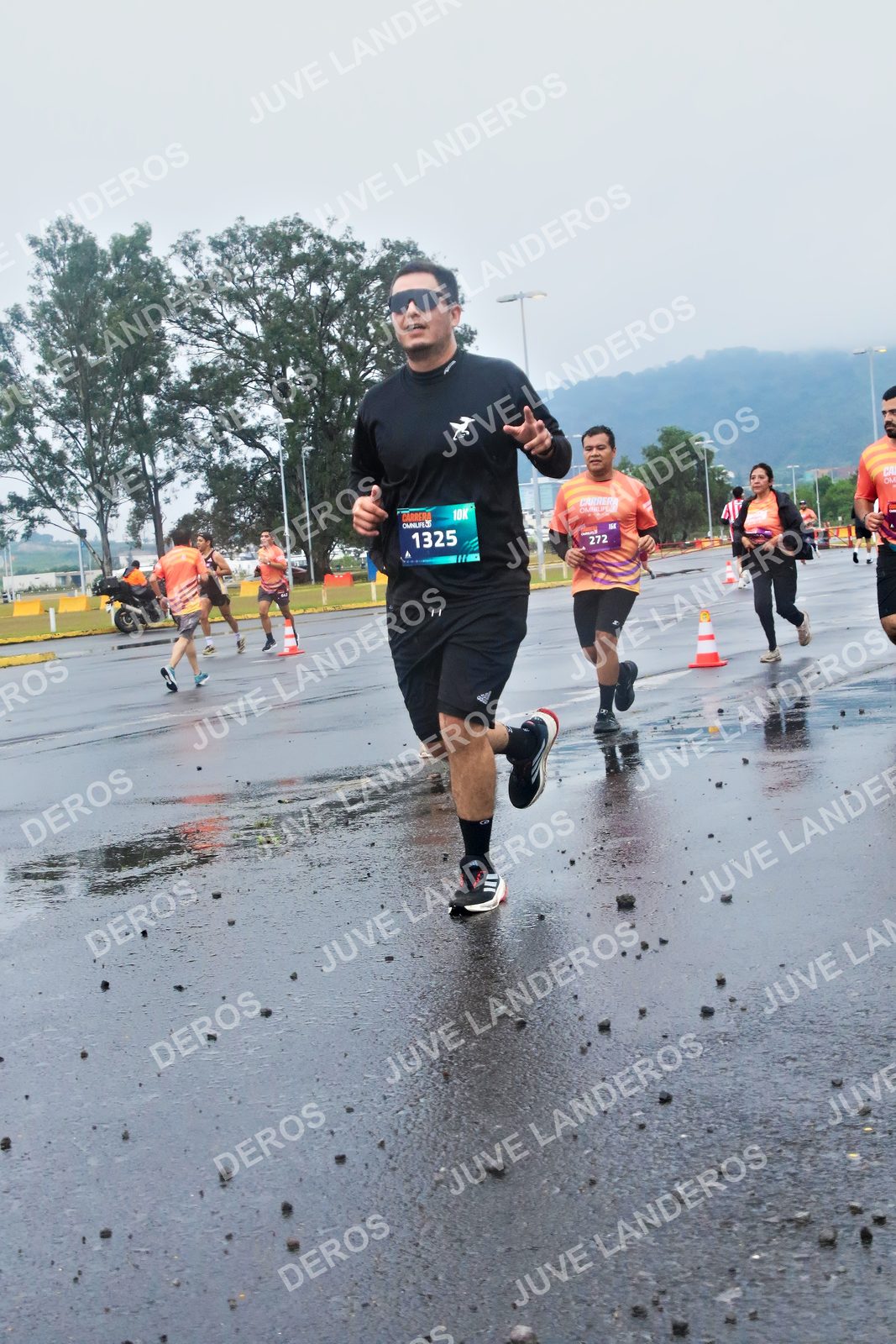 Foto de la CARRERA OMNILIFE GUADALAJARA en Estadio Akron, Zapopan a las 07:40 · dorsal 1325, 272