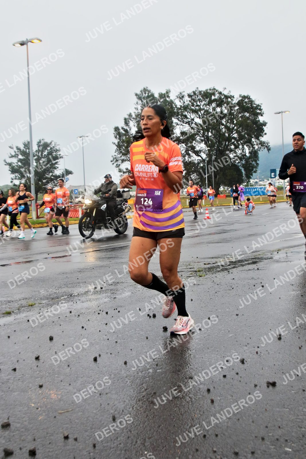 Foto de la CARRERA OMNILIFE GUADALAJARA en Estadio Akron, Zapopan a las 07:27 · dorsal 370, 124