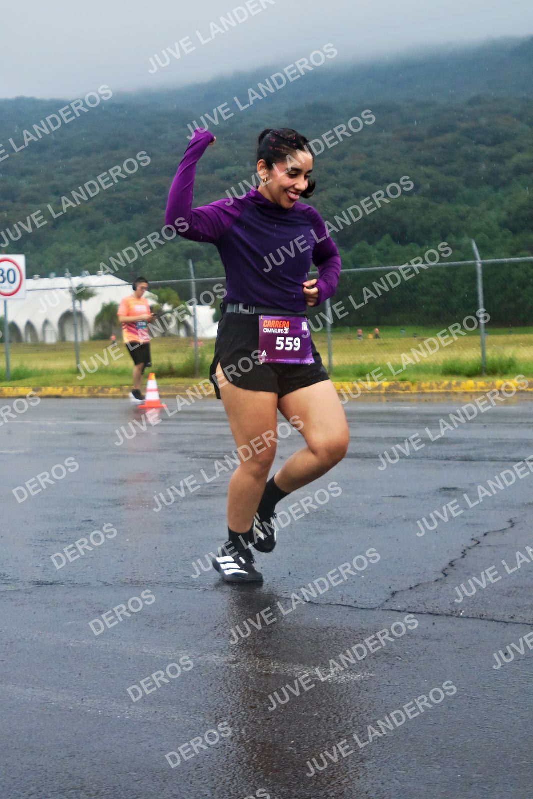 Foto de la CARRERA OMNILIFE GUADALAJARA en Estadio Akron, Zapopan a las 07:56 · dorsal 559, 30