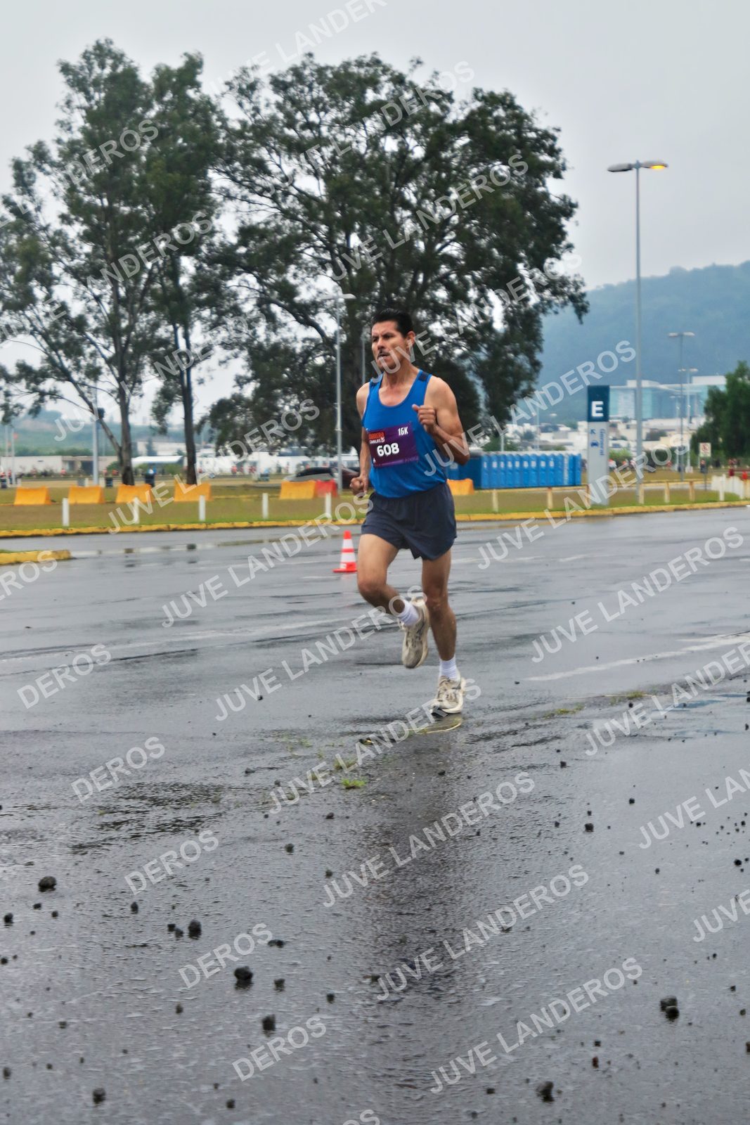 Foto de la CARRERA OMNILIFE GUADALAJARA en Estadio Akron, Zapopan a las 07:18 · dorsal 608