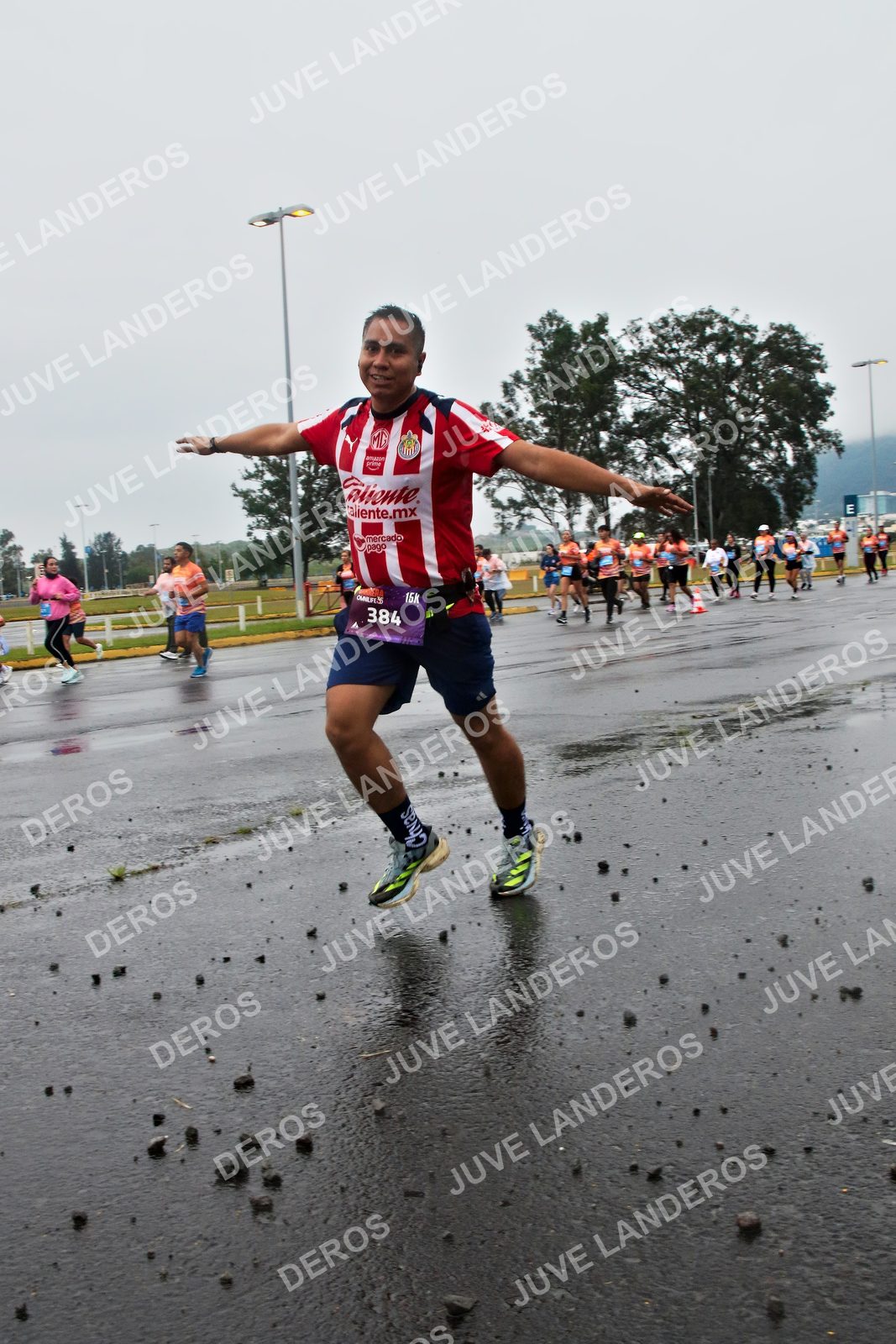 Foto de la CARRERA OMNILIFE GUADALAJARA en Estadio Akron, Zapopan a las 07:28 · dorsal 384