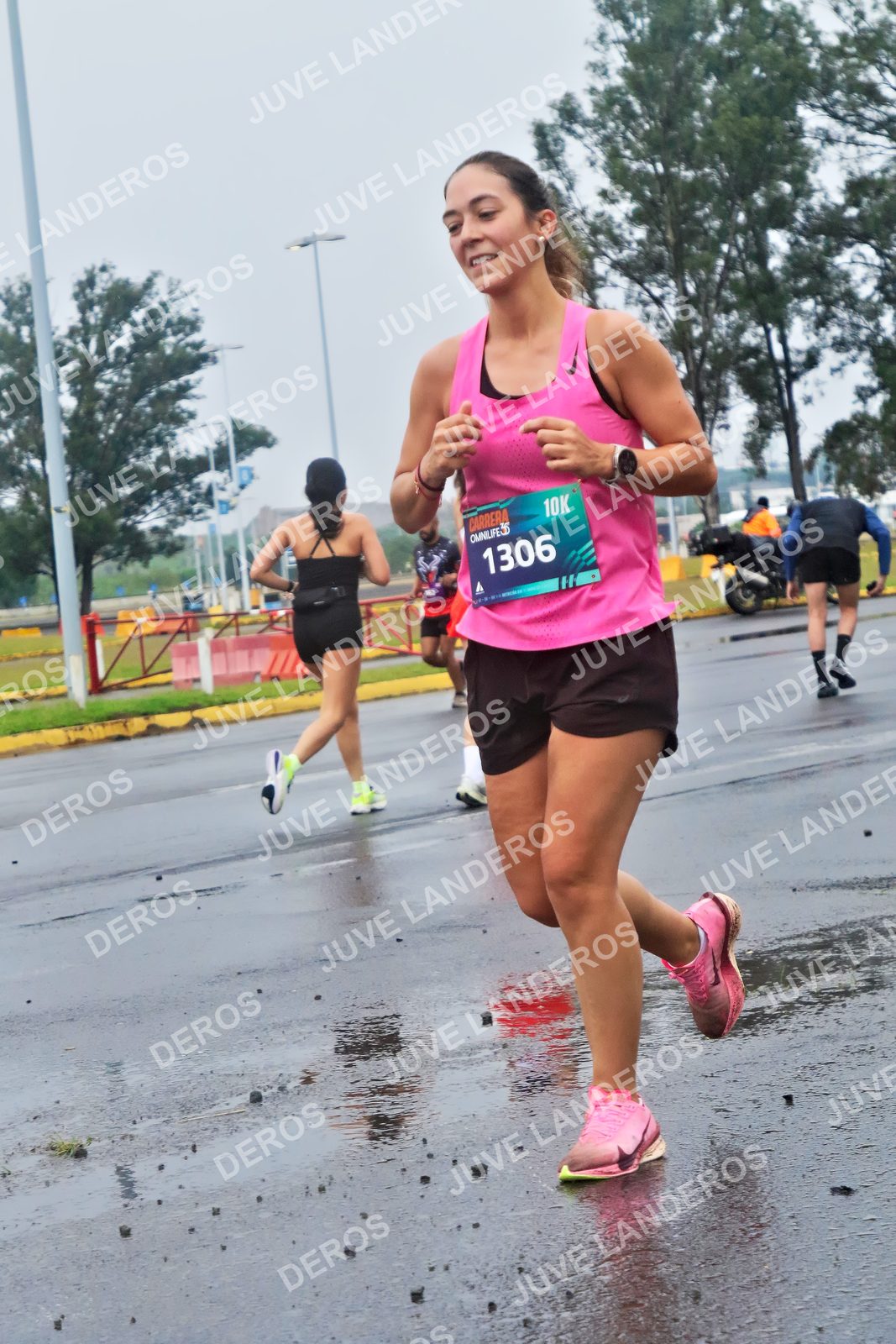 Foto de la CARRERA OMNILIFE GUADALAJARA en Estadio Akron, Zapopan a las 07:43 · dorsal 1306
