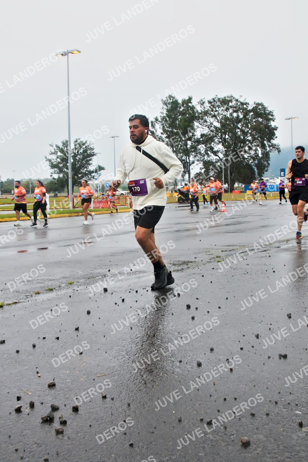 Foto de la CARRERA OMNILIFE GUADALAJARA en Estadio Akron, Zapopan a las 07:26 · dorsal 170, 246