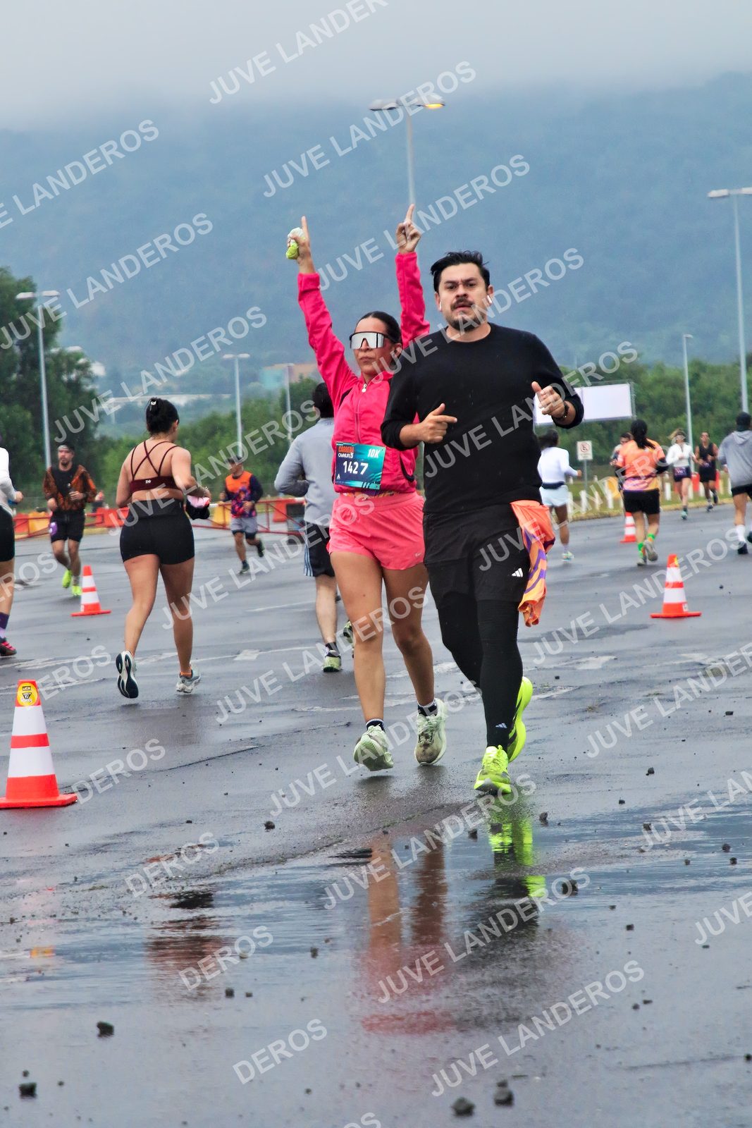 Foto de la CARRERA OMNILIFE GUADALAJARA en Estadio Akron, Zapopan a las 07:47 · dorsal 1427
