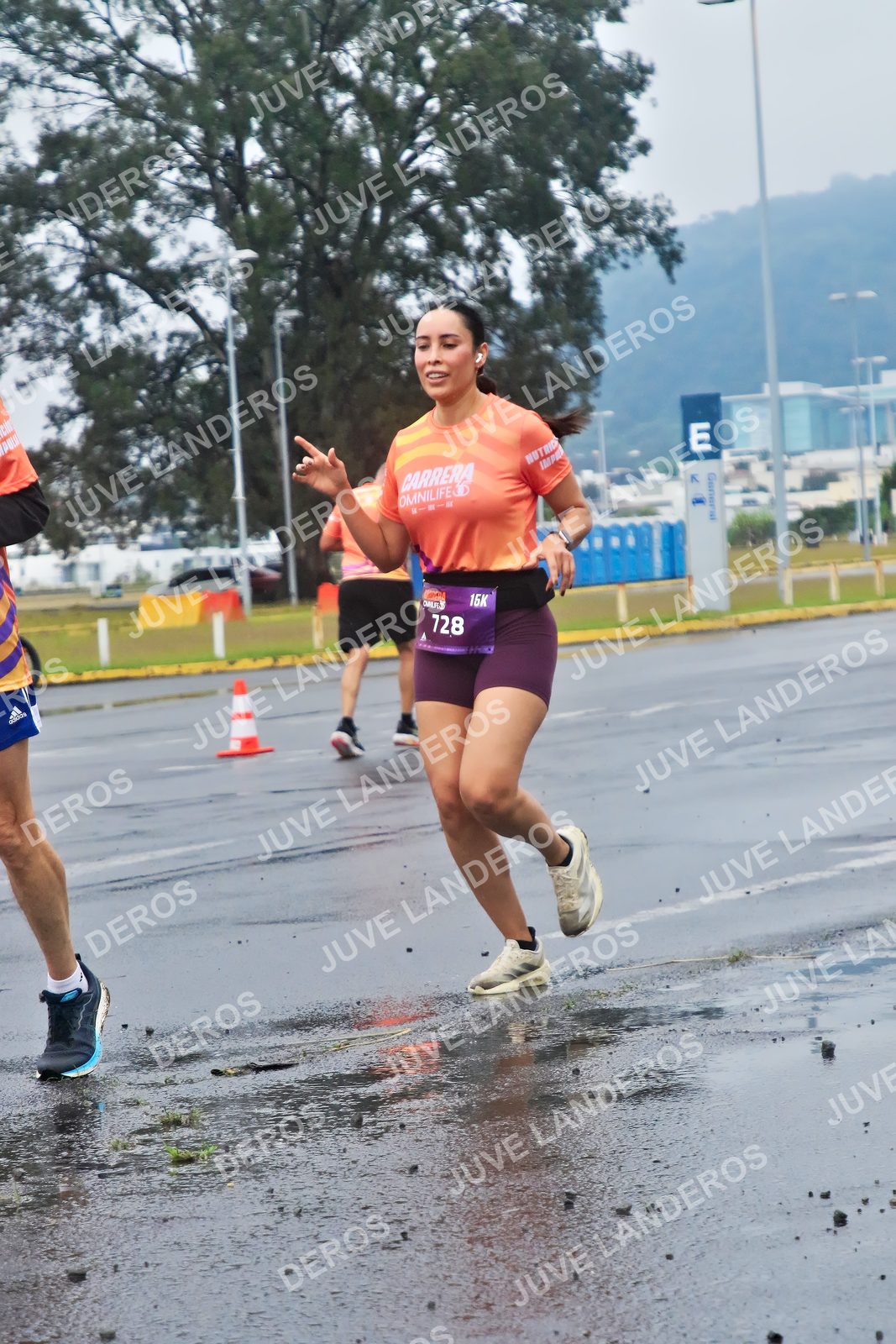 Foto de la CARRERA OMNILIFE GUADALAJARA en Estadio Akron, Zapopan a las 07:41 · dorsal 728