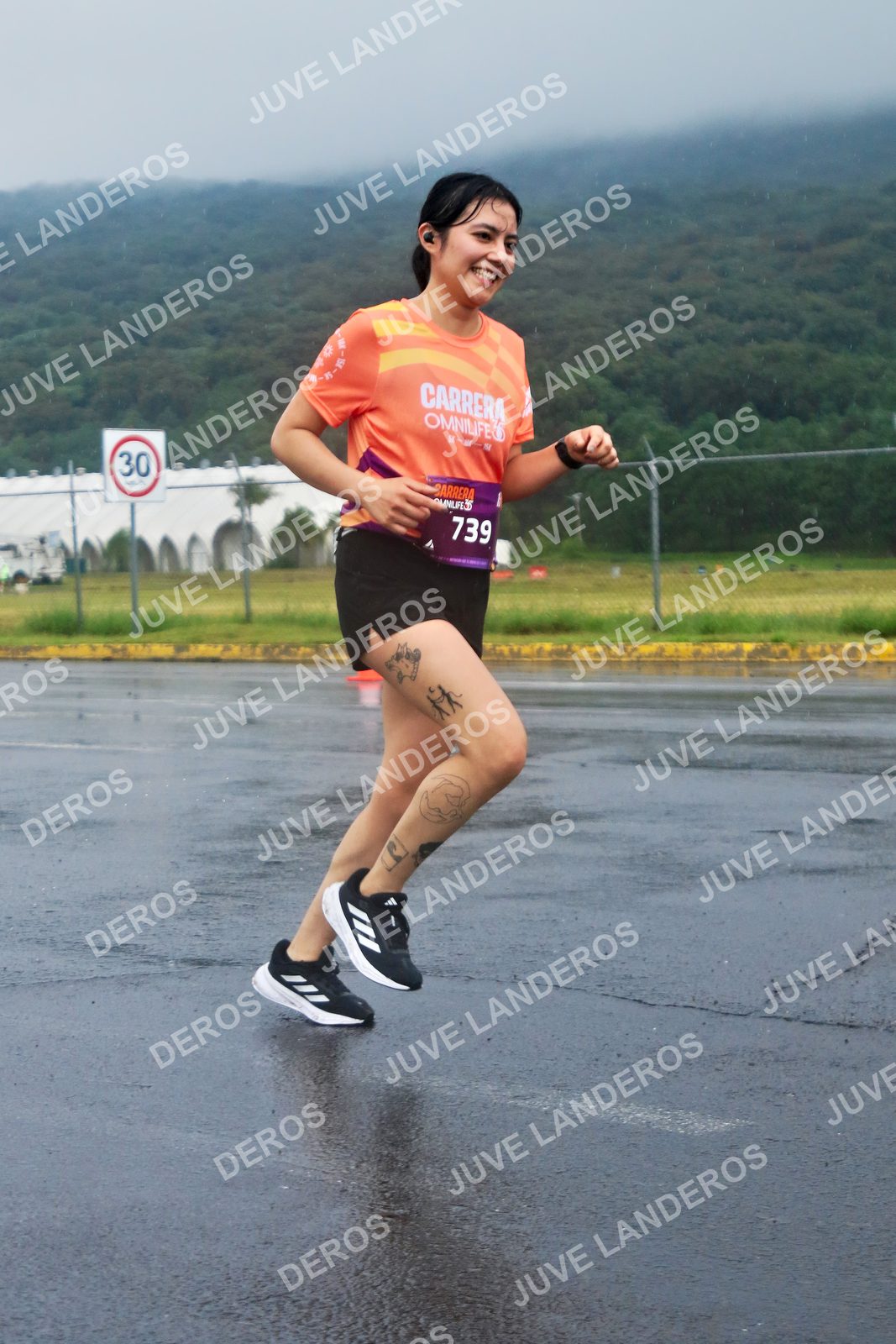 Foto de la CARRERA OMNILIFE GUADALAJARA en Estadio Akron, Zapopan a las 08:01 · dorsal 739, 30