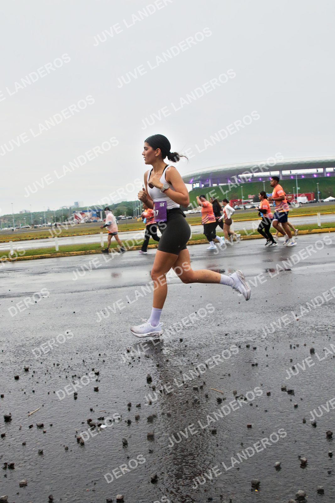 Foto de la CARRERA OMNILIFE GUADALAJARA en Estadio Akron, Zapopan a las 07:27 · dorsal 17