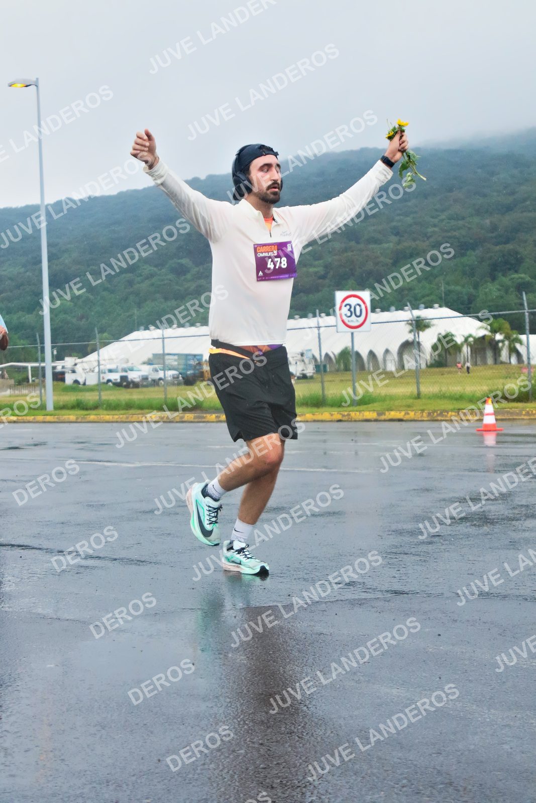 Foto de la CARRERA OMNILIFE GUADALAJARA en Estadio Akron, Zapopan a las 08:02 · dorsal 30, 478