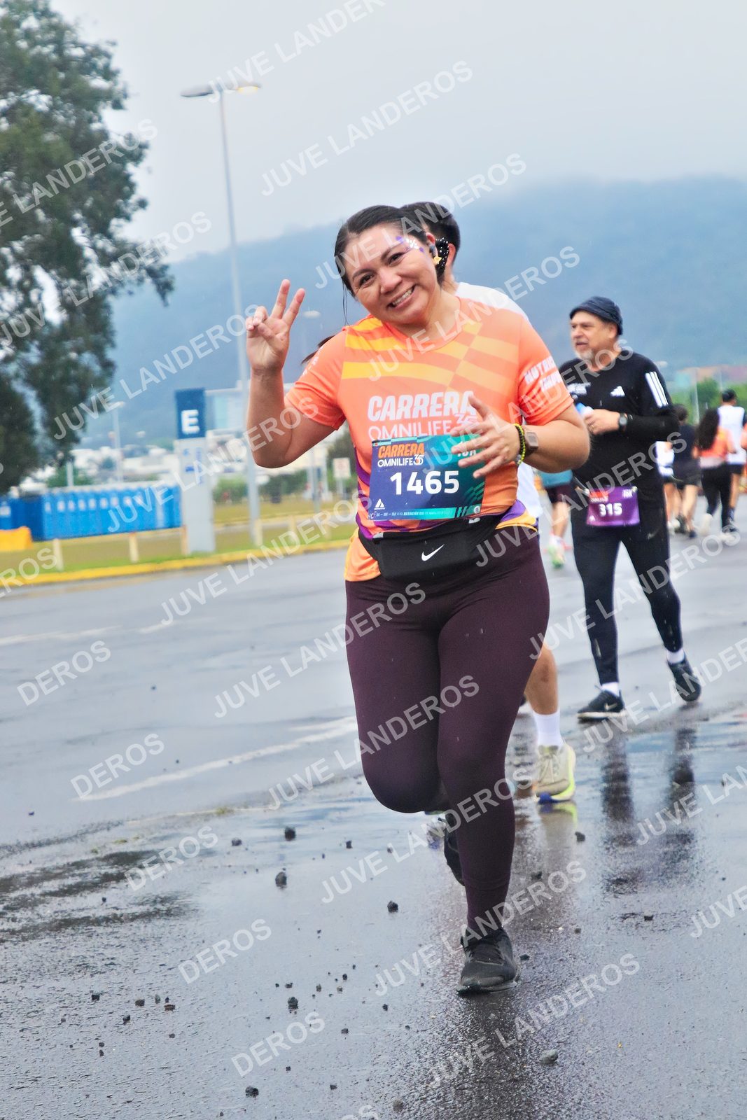 Foto de la CARRERA OMNILIFE GUADALAJARA en Estadio Akron, Zapopan a las 07:44 · dorsal 1465, 315