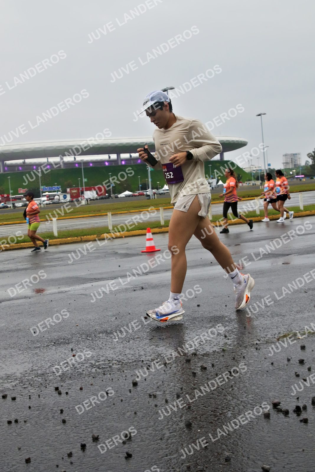 Foto de la CARRERA OMNILIFE GUADALAJARA en Estadio Akron, Zapopan a las 07:29 · dorsal 252