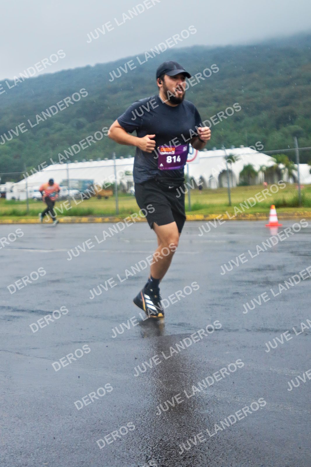 Foto de la CARRERA OMNILIFE GUADALAJARA en Estadio Akron, Zapopan a las 07:58 · dorsal 814
