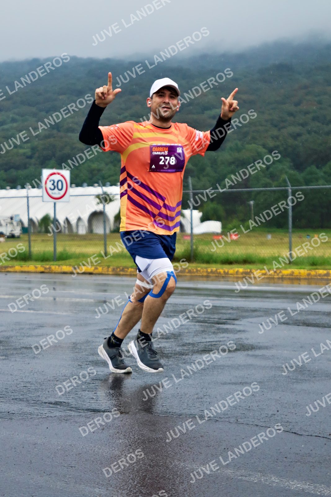 Foto de la CARRERA OMNILIFE GUADALAJARA en Estadio Akron, Zapopan a las 08:09 · dorsal 30, 278