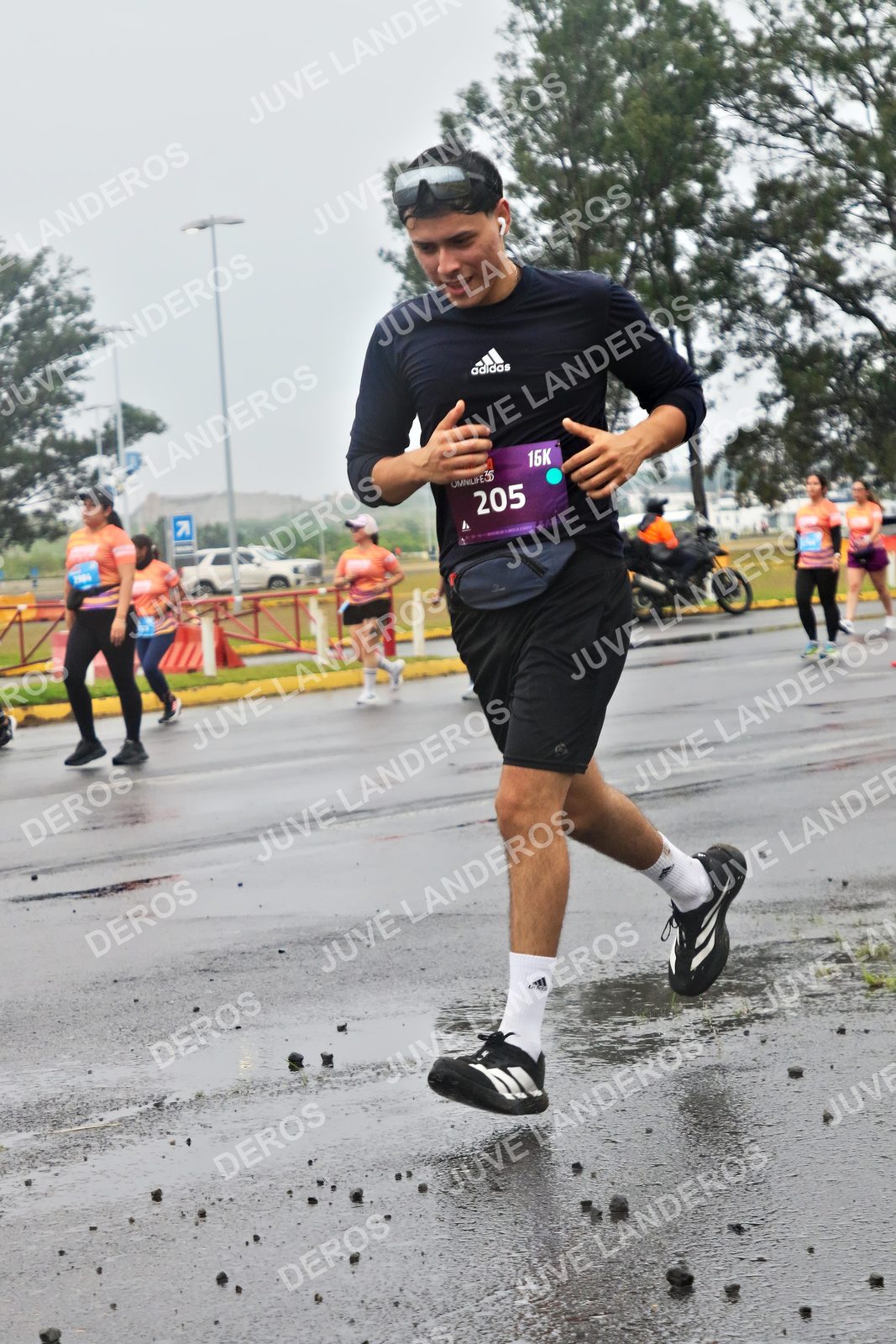 Foto de la CARRERA OMNILIFE GUADALAJARA en Estadio Akron, Zapopan a las 07:29 · dorsal 205