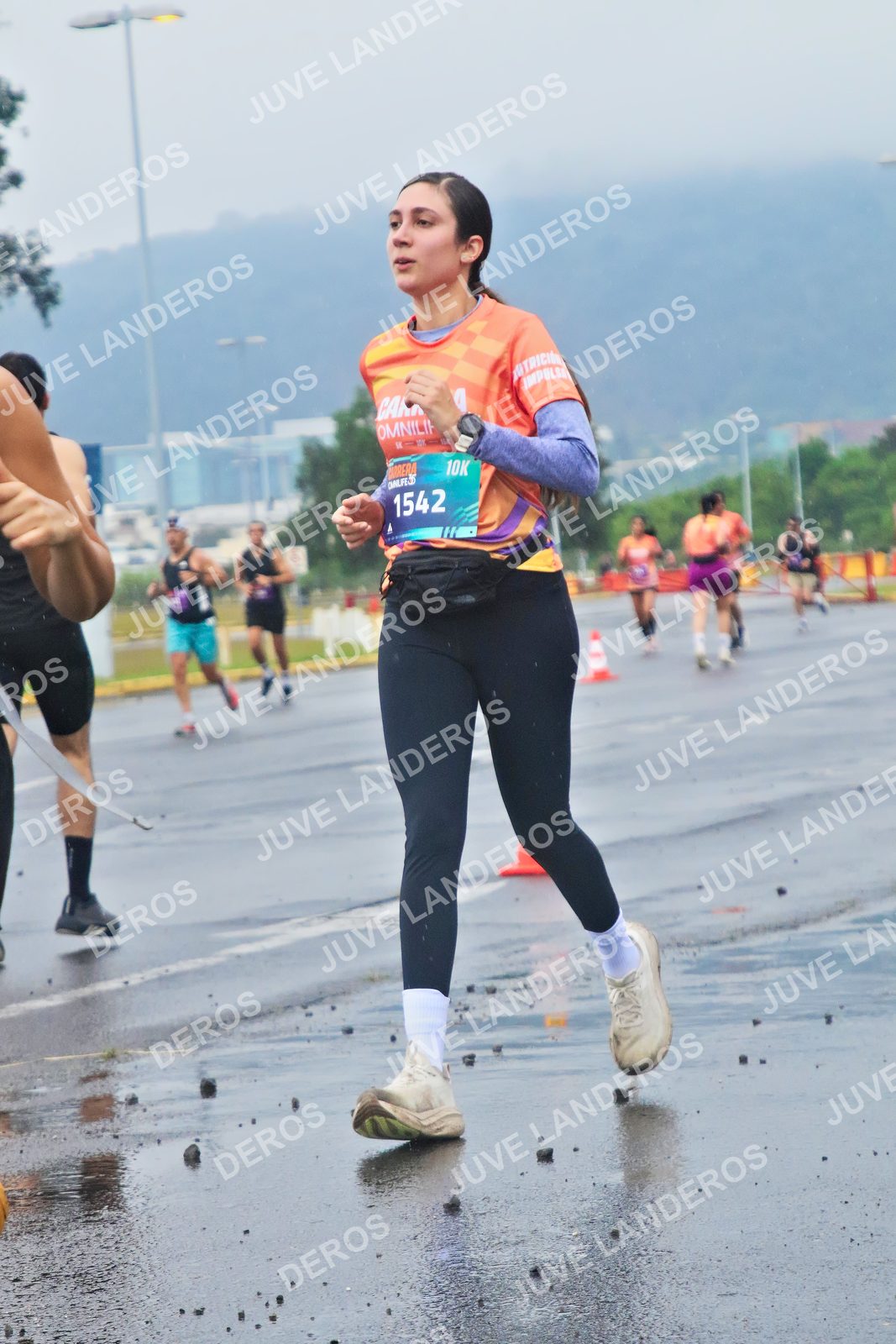 Foto de la CARRERA OMNILIFE GUADALAJARA en Estadio Akron, Zapopan a las 07:47 · dorsal 1542