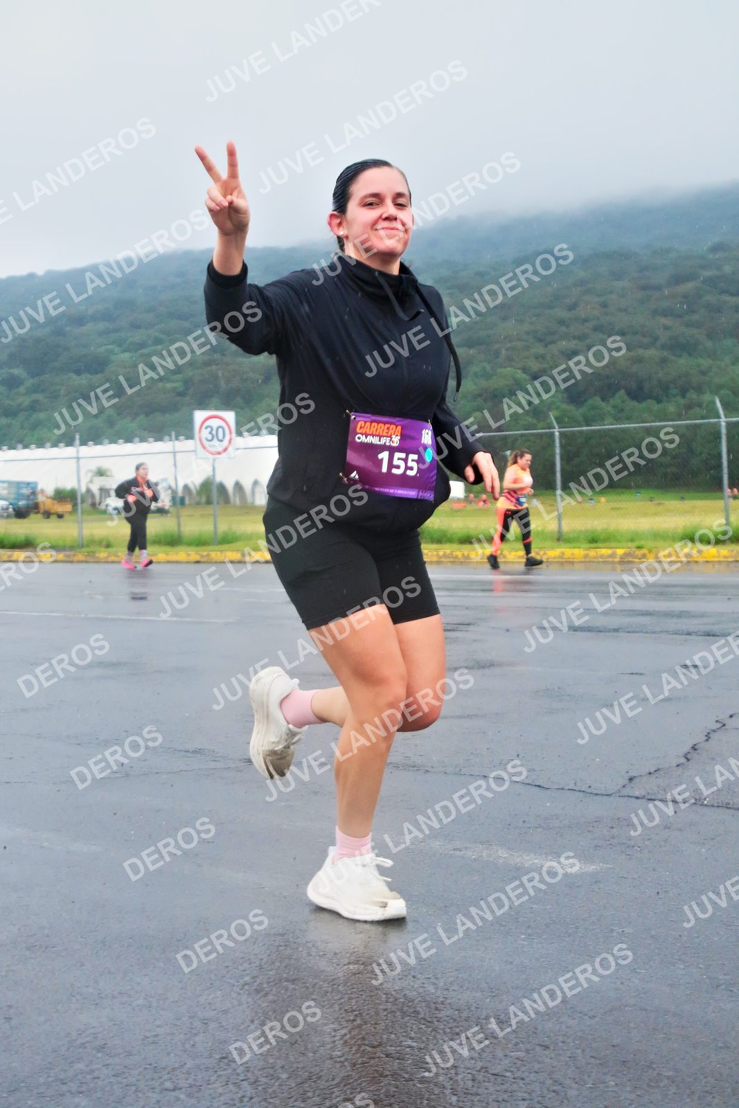 Foto de la CARRERA OMNILIFE GUADALAJARA en Estadio Akron, Zapopan a las 07:56 · dorsal 155, 30