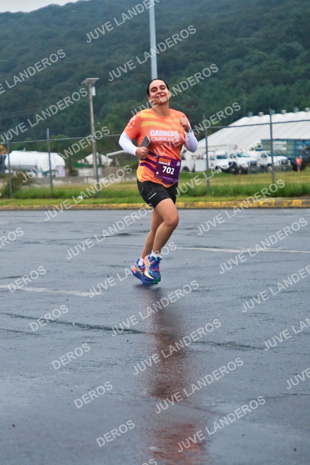 Foto de la CARRERA OMNILIFE GUADALAJARA en Estadio Akron, Zapopan a las 07:57 · dorsal 702
