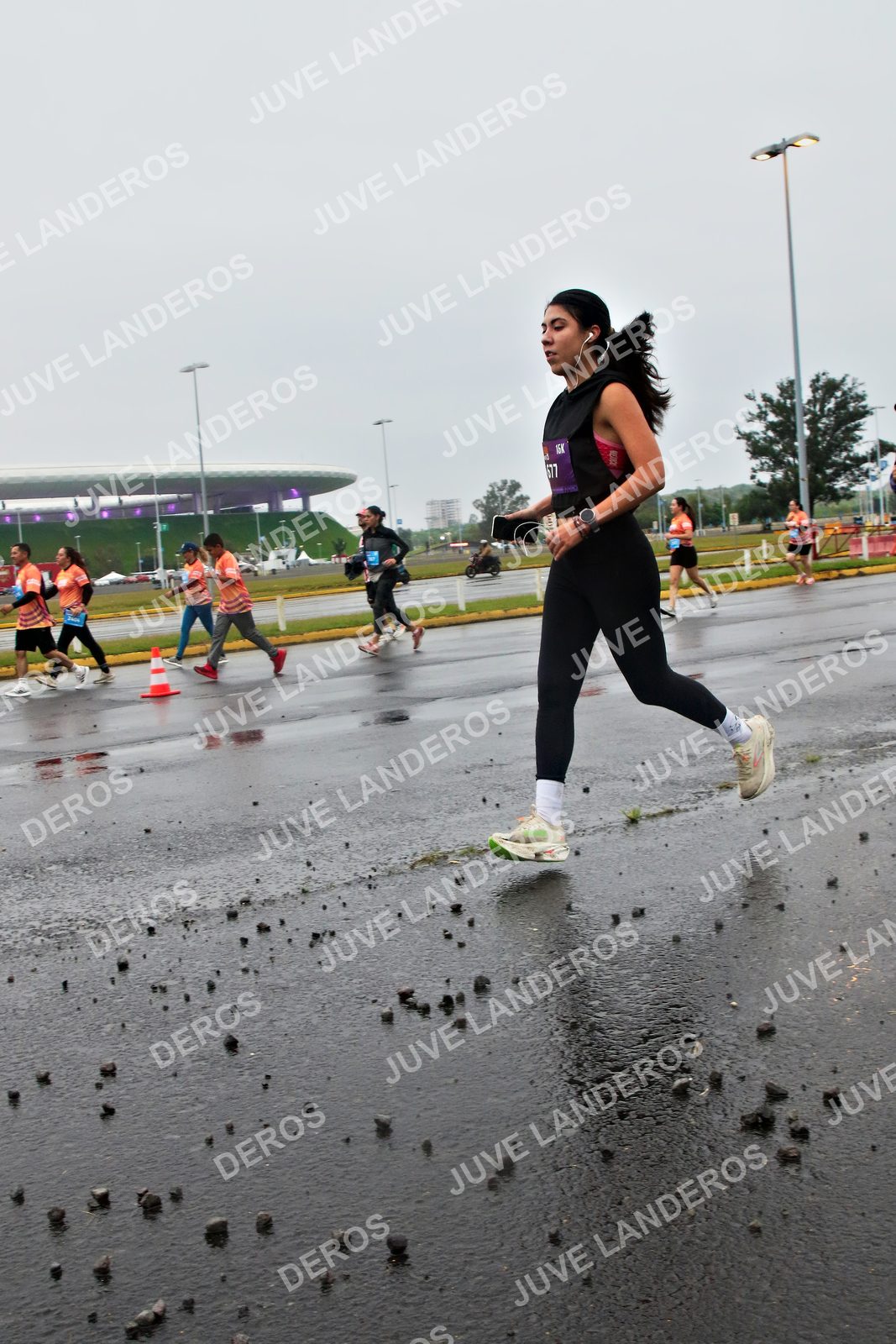 Foto de la CARRERA OMNILIFE GUADALAJARA en Estadio Akron, Zapopan a las 07:29 · dorsal 677