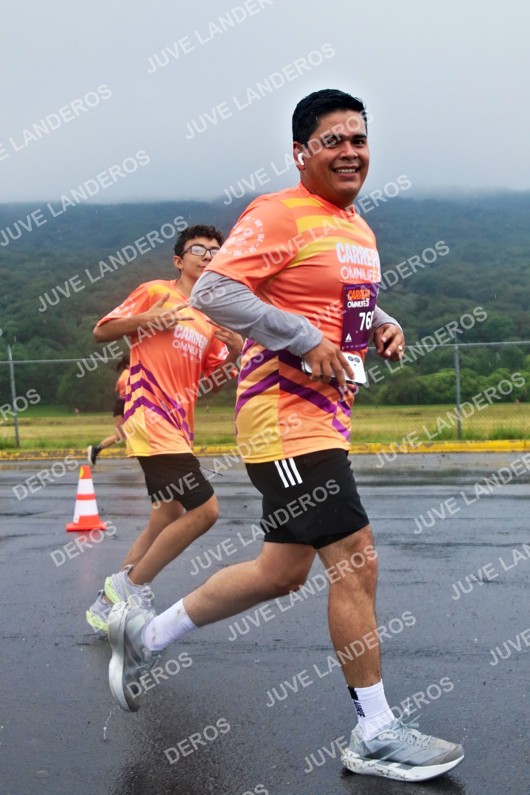 Foto de la CARRERA OMNILIFE GUADALAJARA en Estadio Akron, Zapopan a las 07:55 · dorsal 76