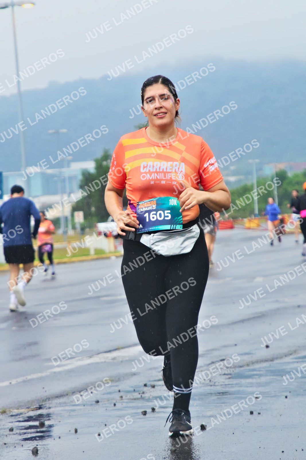Foto de la CARRERA OMNILIFE GUADALAJARA en Estadio Akron, Zapopan a las 07:48 · dorsal 1605