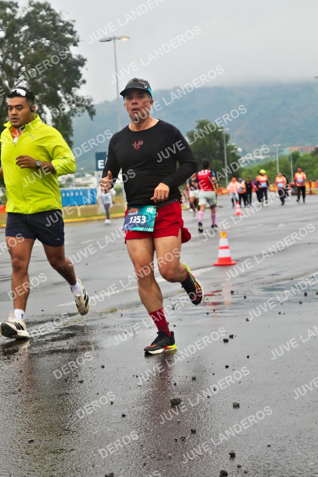 Foto de la CARRERA OMNILIFE GUADALAJARA en Estadio Akron, Zapopan a las 07:33 · dorsal 1353
