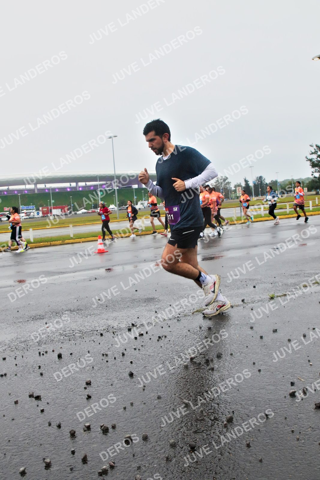 Foto de la CARRERA OMNILIFE GUADALAJARA en Estadio Akron, Zapopan a las 07:27 · dorsal 311
