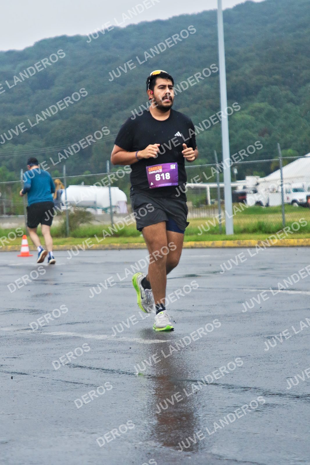 Foto de la CARRERA OMNILIFE GUADALAJARA en Estadio Akron, Zapopan a las 07:57 · dorsal 818