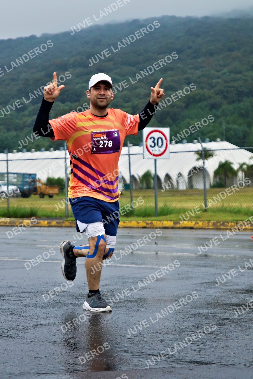 Foto de la CARRERA OMNILIFE GUADALAJARA en Estadio Akron, Zapopan a las 08:09 · dorsal 30, 278
