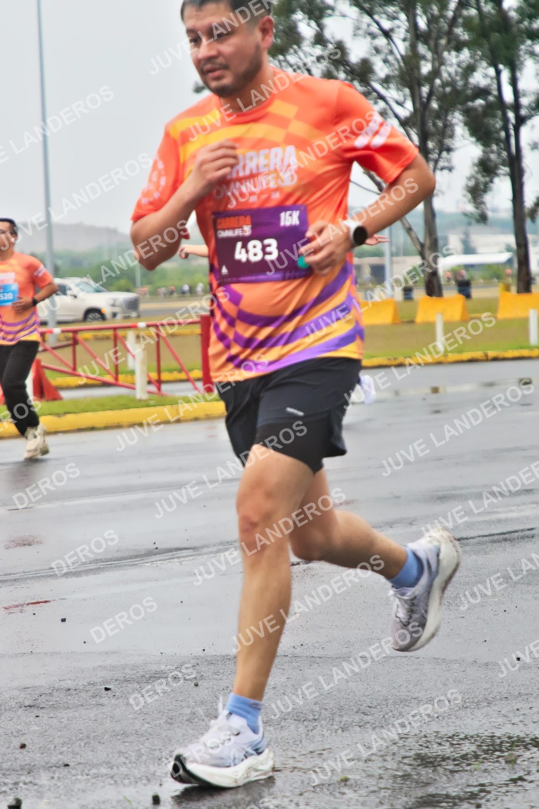 Foto de la CARRERA OMNILIFE GUADALAJARA en Estadio Akron, Zapopan a las 07:25 · dorsal 483, 520