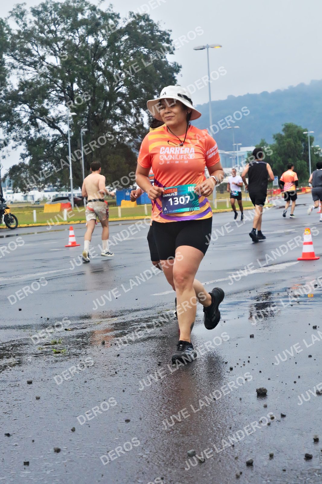 Foto de la CARRERA OMNILIFE GUADALAJARA en Estadio Akron, Zapopan a las 07:39 · dorsal 1307