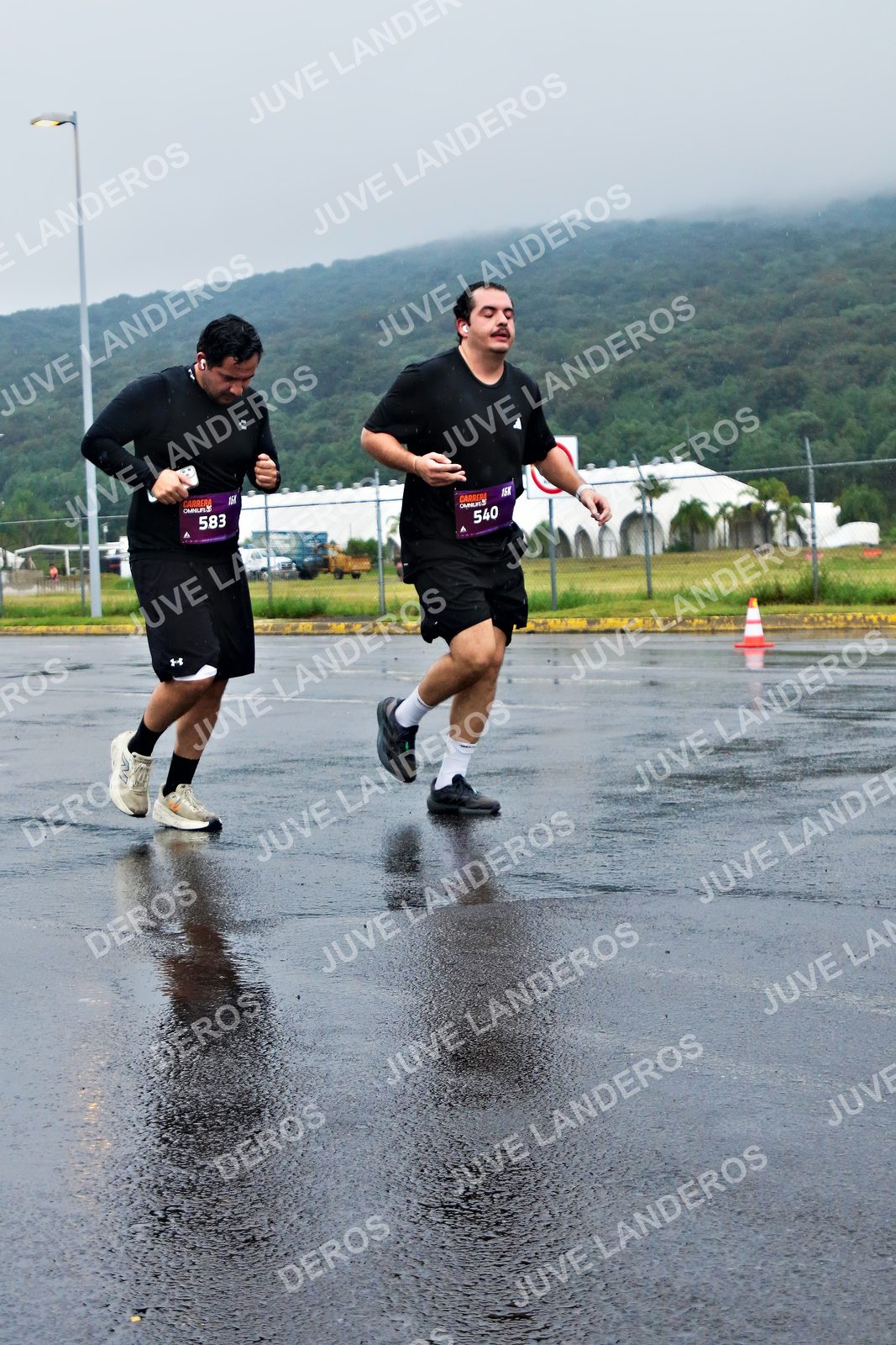 Foto de la CARRERA OMNILIFE GUADALAJARA en Estadio Akron, Zapopan a las 08:05 · dorsal 583, 540