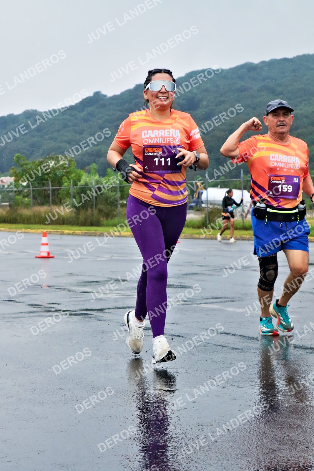 Foto de la CARRERA OMNILIFE GUADALAJARA en Estadio Akron, Zapopan a las 08:08 · dorsal 111, 159