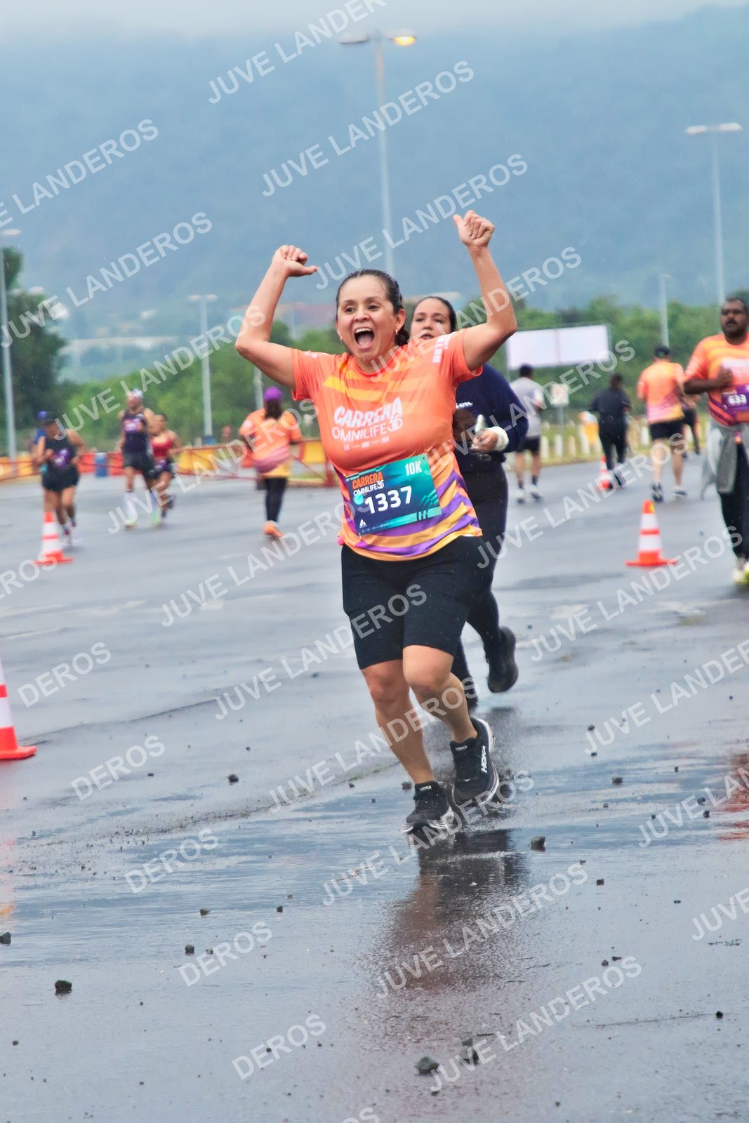 Foto de la CARRERA OMNILIFE GUADALAJARA en Estadio Akron, Zapopan a las 07:49 · dorsal 1337, 633