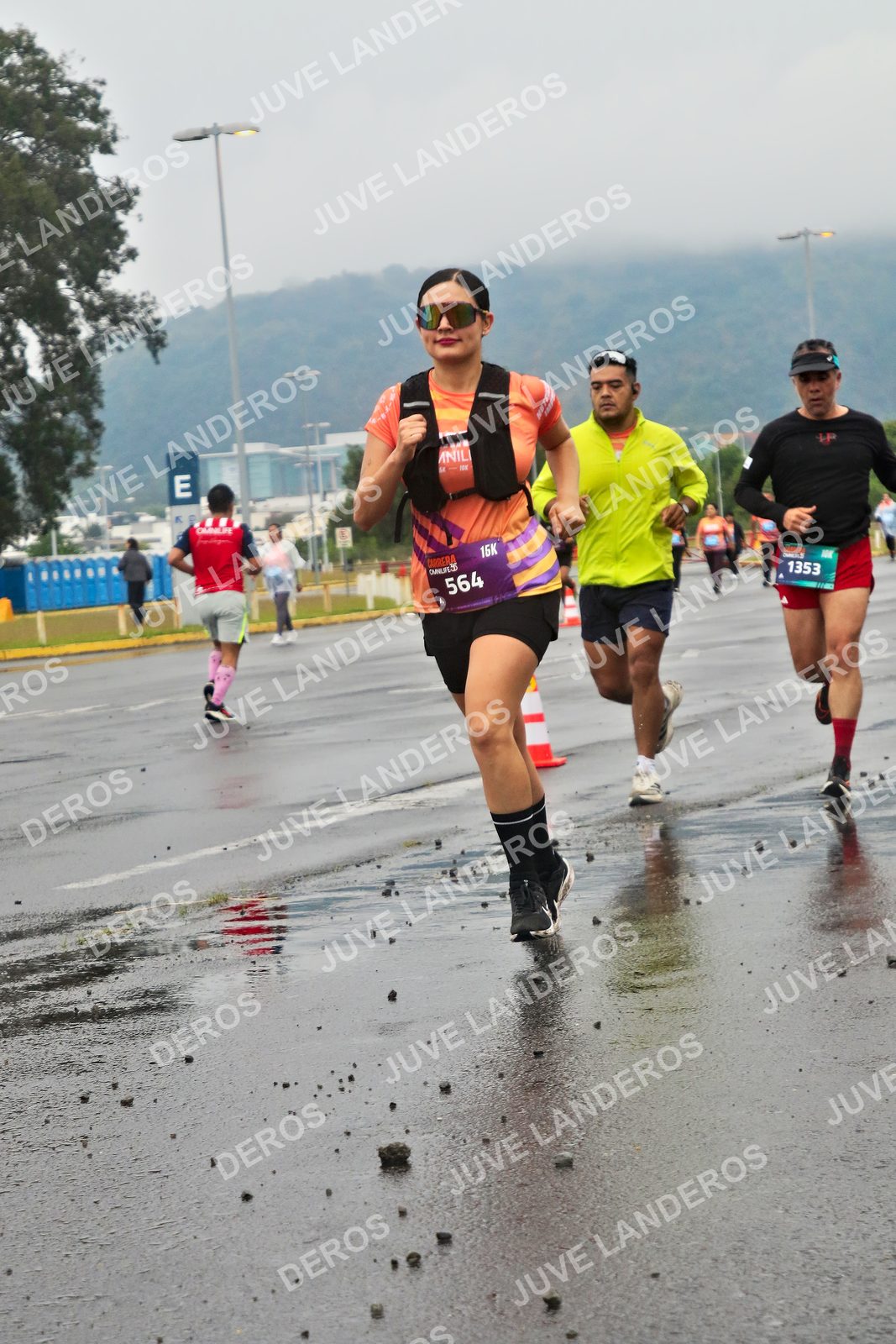 Foto de la CARRERA OMNILIFE GUADALAJARA en Estadio Akron, Zapopan a las 07:33 · dorsal 564, 1353