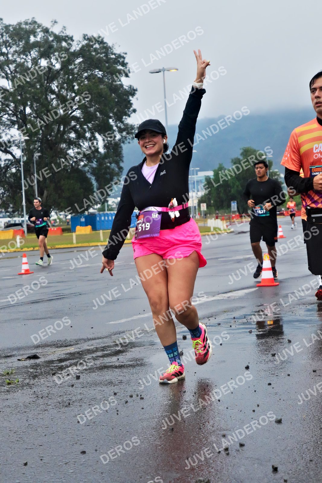 Foto de la CARRERA OMNILIFE GUADALAJARA en Estadio Akron, Zapopan a las 07:45 · dorsal 519, 1627