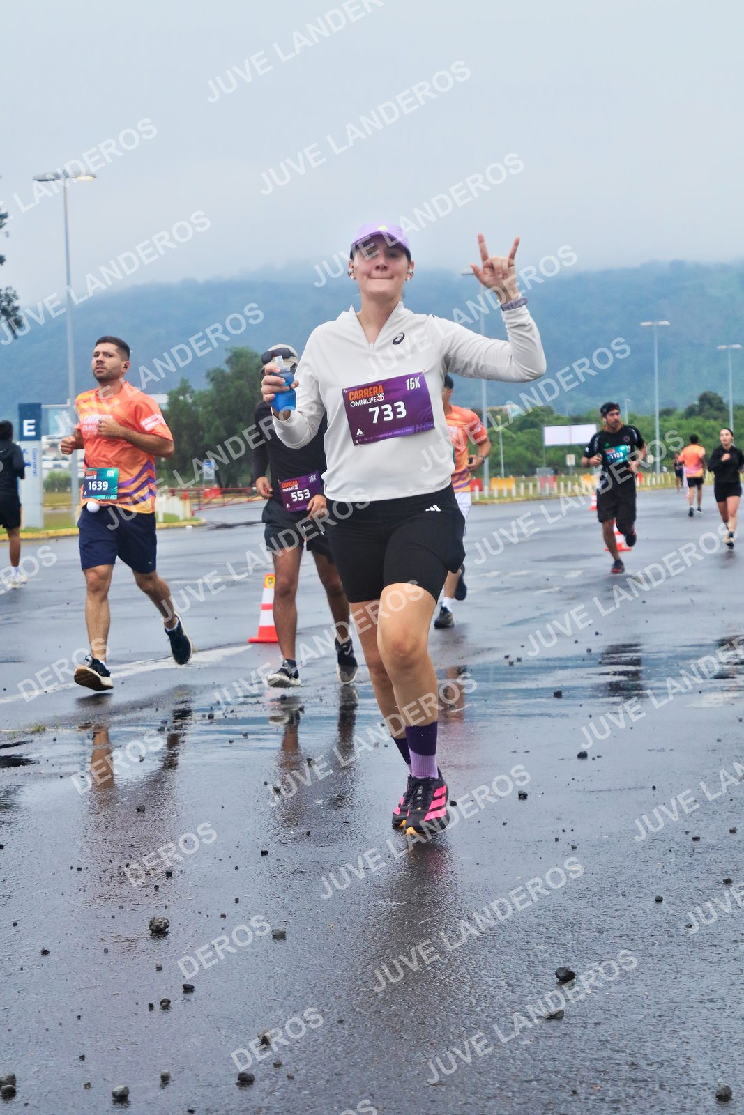 Foto de la CARRERA OMNILIFE GUADALAJARA en Estadio Akron, Zapopan a las 07:35 · dorsal 733, 1639, 553
