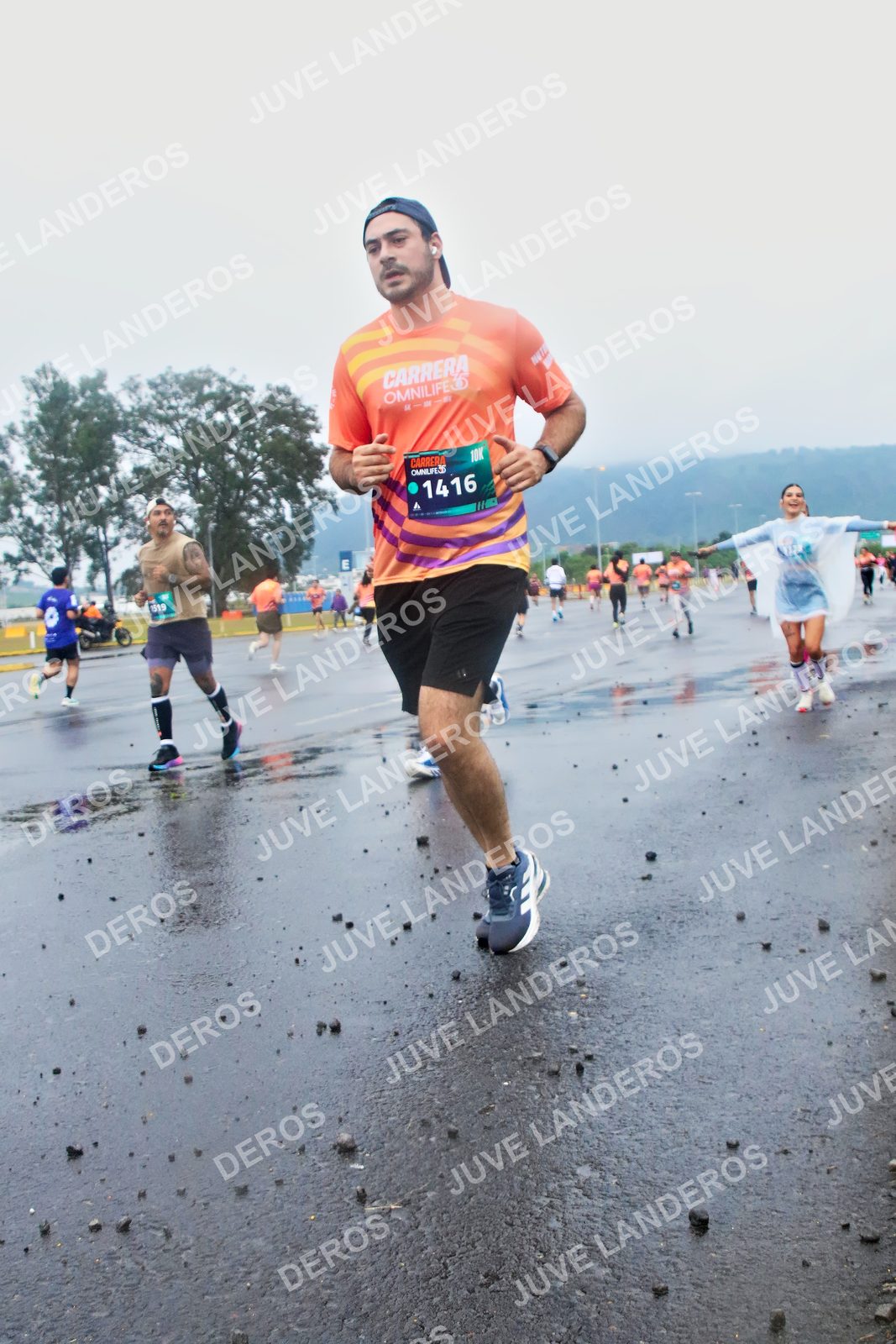 Foto de la CARRERA OMNILIFE GUADALAJARA en Estadio Akron, Zapopan a las 07:41 · dorsal 1416, 1519