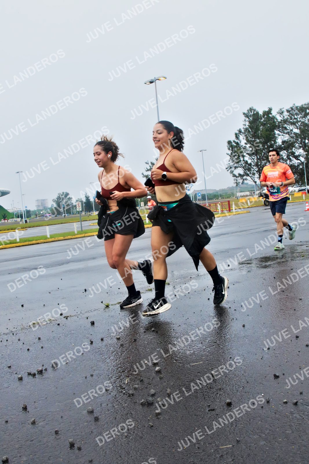 Foto de la CARRERA OMNILIFE GUADALAJARA en Estadio Akron, Zapopan a las 07:44 · dorsal 1124