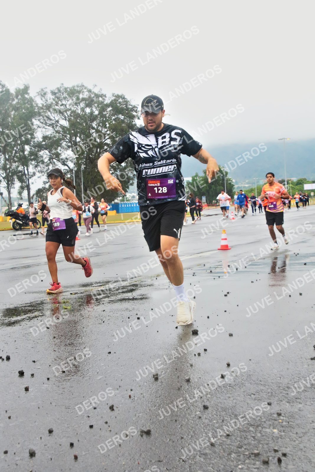Foto de la CARRERA OMNILIFE GUADALAJARA en Estadio Akron, Zapopan a las 07:29 · dorsal 128, 189, 445